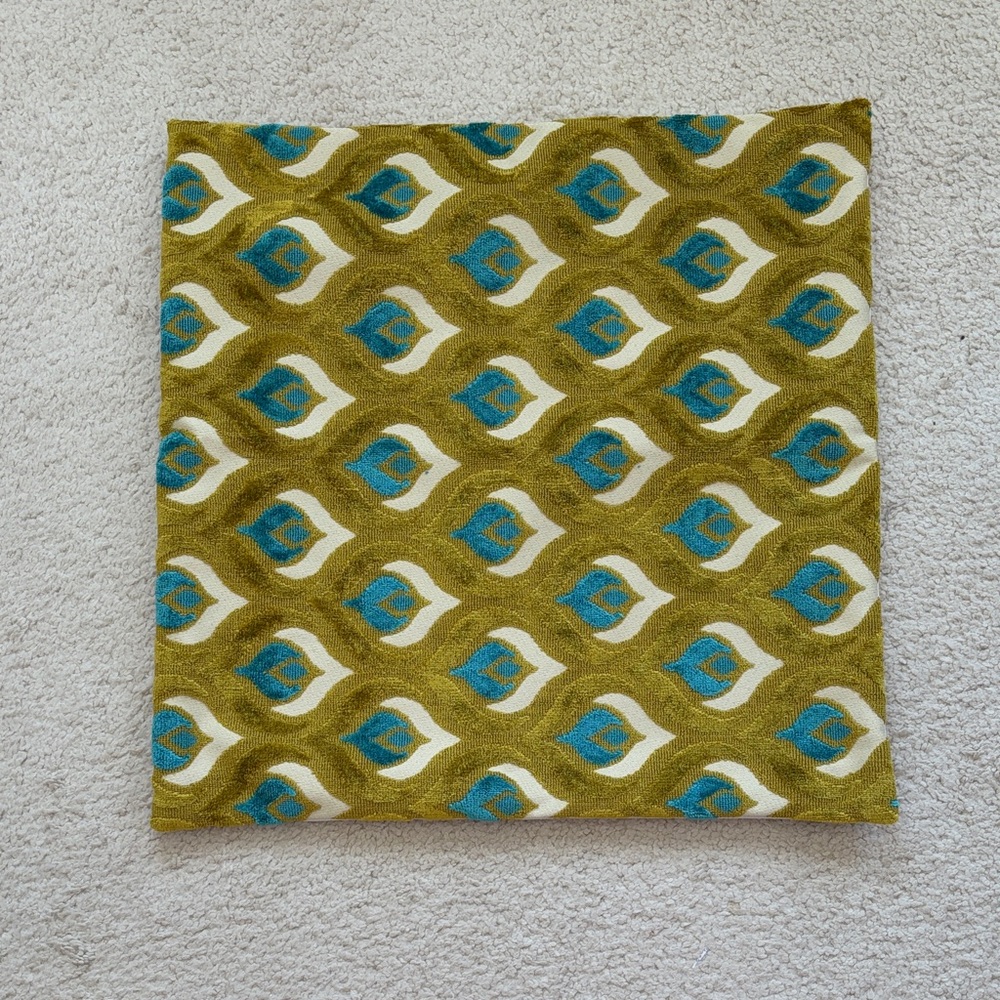 Geometric Patterned Pillow Cover